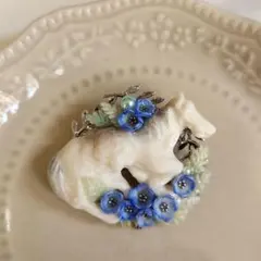 白馬 と ネモフィラ の ブローチ ハンドメイド