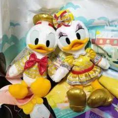 ドナルド&デイジー　ぬいぐるみバッジ２点セット『ハピネスイズヒア　フィナーレ』