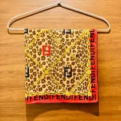 【美品】FENDI フェンディ 大判ハンカチ スカーフ ズッカ レオパード柄のサムネイル