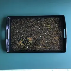 若狭塗　盆 黒地に金色と赤色の装飾