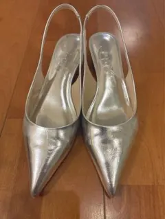美品⭐︎ルタロン ポインテッドトゥ エナメル ウェッジソール 23.5のサムネイル