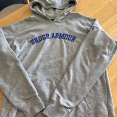 Under Armour グレー フード付きパーカー