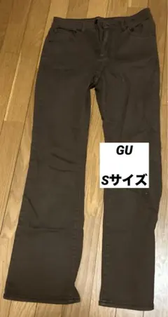GU ミドルライズフレアジーンズ ブラウン