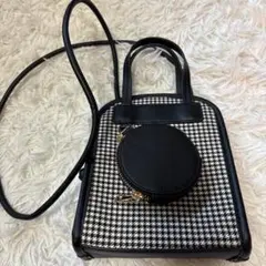 チェック柄ショルダーバッグ　小型ポーチ付き