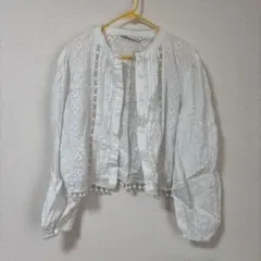 刺繍入りホワイトコットンシャツ