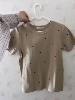 FREAK'S STORE ハート刺繍 半袖Tシャツ ベージュのサムネイル