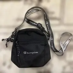 Champion ショルダー　サコッシュ