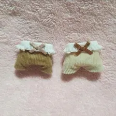 赤ちゃんコーデュロイフリルサロペット２着セットf　ベージュ•ライトベージュ