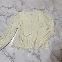 WWYR 長袖ブラウス ペプラム クリーム色