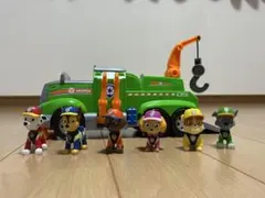 パウ・パトロール アルティメットレスキュービークルとフィギュアセット