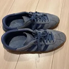 adidas スニーカー タバコ