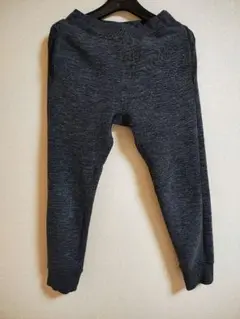 ②ユニクロ　ウルトラストレッチドライスウェットパンツ　140