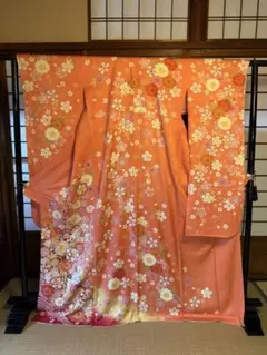中古美品　正絹振袖 鮮やかなオレンジ 花柄 華やか成人式前撮り結婚式前撮り卒業式のサムネイル
