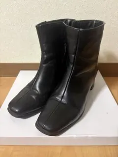 黒 レザー ショートブーツのサムネイル