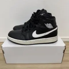 NikeWomen's Air Jordan 1 Mid Black/White