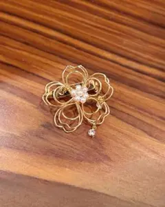 パールブローチ　ラインストーン付き　卒業式　入学式　セレモニーアイテム