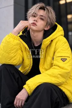 PRADA ダウンジャケット イエロー 三角ロゴ
