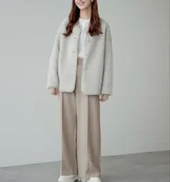 値下げ　UNIQLO ノーカラーボアフリース