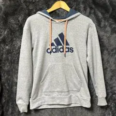 adidas グレー フード付きパーカー Mサイズ