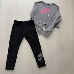 Nike クロップドトップスとレギンスセット