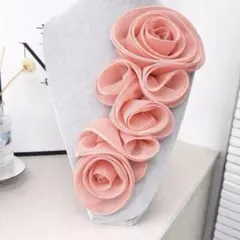 【メルカリ市期間限定】ピンクバラ柄　社交ダンスドレス　モダン　ラメ 社交ダンス衣装 薔薇 花 モチーフ コサージュ ドレス装飾 コーラル