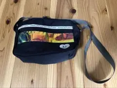 黒いショルダーバッグ