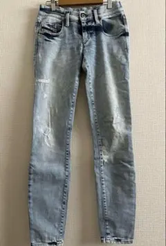 DIESELダメージ加工ライトブルーデニムパンツ