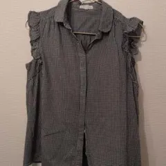 【大人可愛い】Vネックのギンガムチェックブラウス