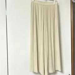 ☆新品未使用☆ユニクロUNIQLO シフォンプリーツスカートパンツ