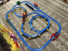 プラレール 車両 橋ゲタ 踏み切り 駅 トンネルも付いたセット