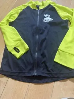 ラッシュガード　140 西松屋