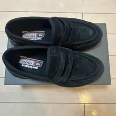 new balance Black Suede
