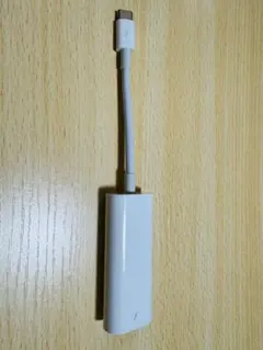 Thunderbolt 3（USB-C）⇄ Thunderbolt 2 アダプタ