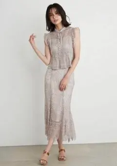 SNIDEL ヘムフレアレーススカート