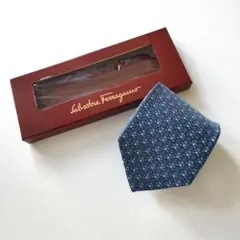 美品✨ サルヴァトーレフェラガモ ネクタイ くま柄 シルク 箱付き 総柄