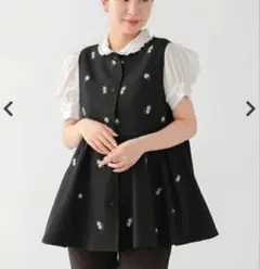 fitmore フィットモア デイジー刺繍 ジレ　花柄　黒