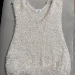 LOWRYS FARM アイボリー Vネック ノースリーブ