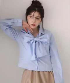 ナイスクラップ　フロントギャザーボウタイシャツ　ブルー