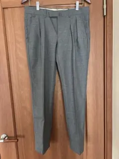 グレー ワイドパンツ