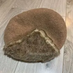 ファー付きベレー帽
