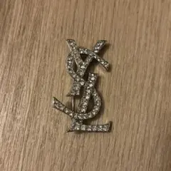 ysl イブサンローラン　ロゴ　ブローチ ヴィンテージ YSL イヴ・サンローラン ロゴ ブローチピン - ゴールド