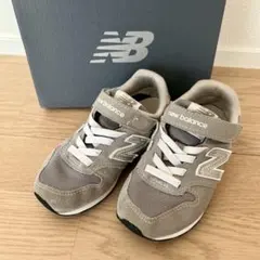 美品 ニューバランス YV996GR3 17.5㎝ グレー スニーカー 運動靴