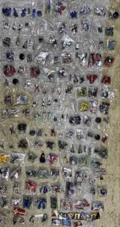 ガンダム　フィギュア　98体　まとめ売り【4096