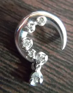 K10WG 月モチーフ ダイヤモンド ペンダントトップ