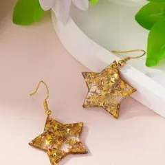 ♡オススメ♡　ゴールド星型ピアス