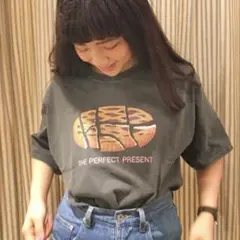 とんだ林蘭×Ray BEAMS パイビッグTのサムネイル