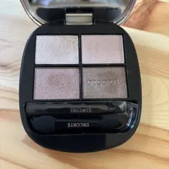 コスメデコルテ アイシャドウ　スキンシャドウデザイニングパレット03