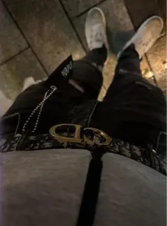 guapiブラック スタックドデニムパンツ メタルパーツ付き サイズ28