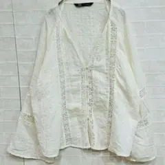 美品　ZARA 刺繍フリル 長袖ブラウス ホワイト　Mのサムネイル