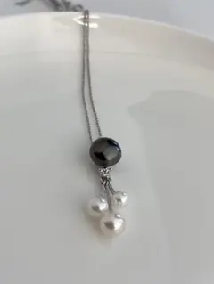 黒蝶ケシ真珠とアコヤ真珠のK18ホワイトゴールドネックレス